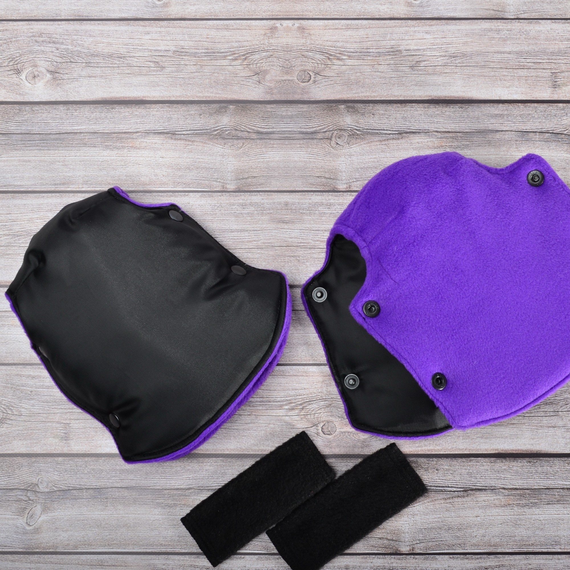 

Муфта рукавички раздельные, на коляску / санки, универсальная, для рук, фиолетовый флис (цвет - черный), 131 Світлана-К.