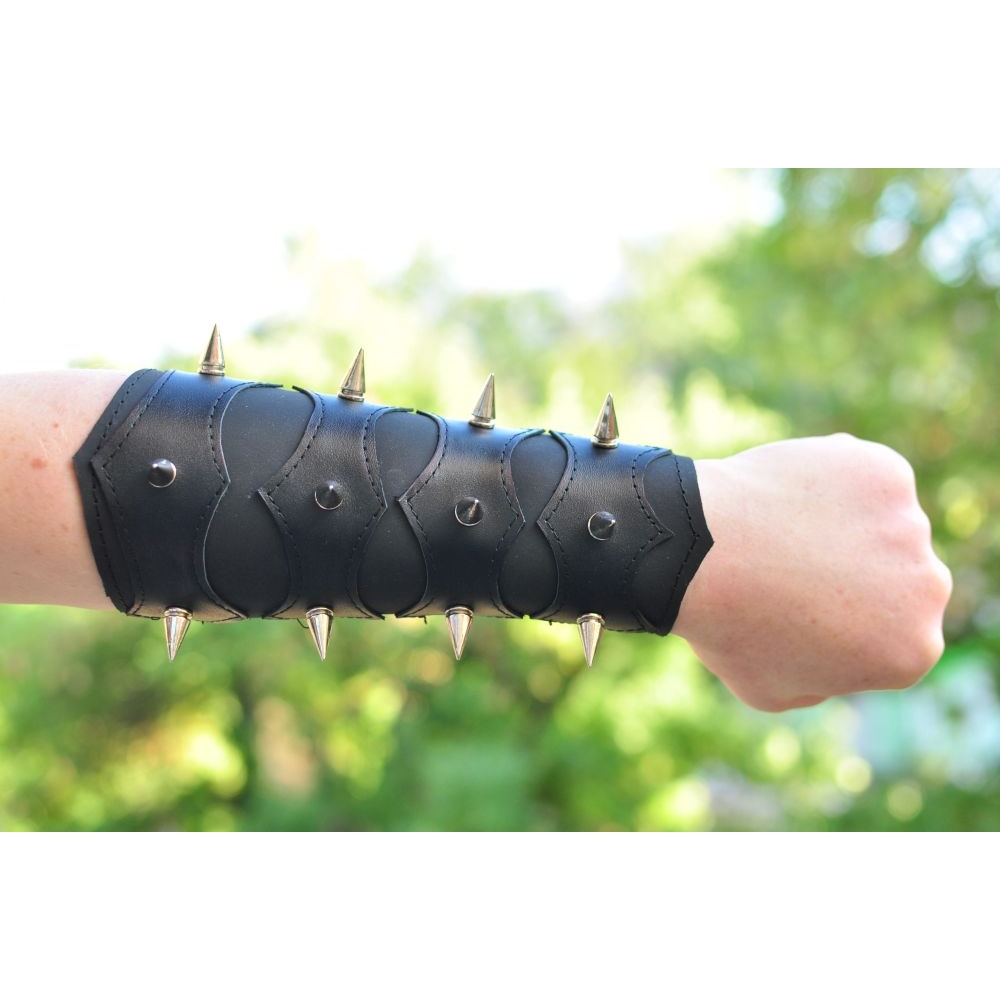 

Наруч большой Rockway с крупными шипами №357 Черный