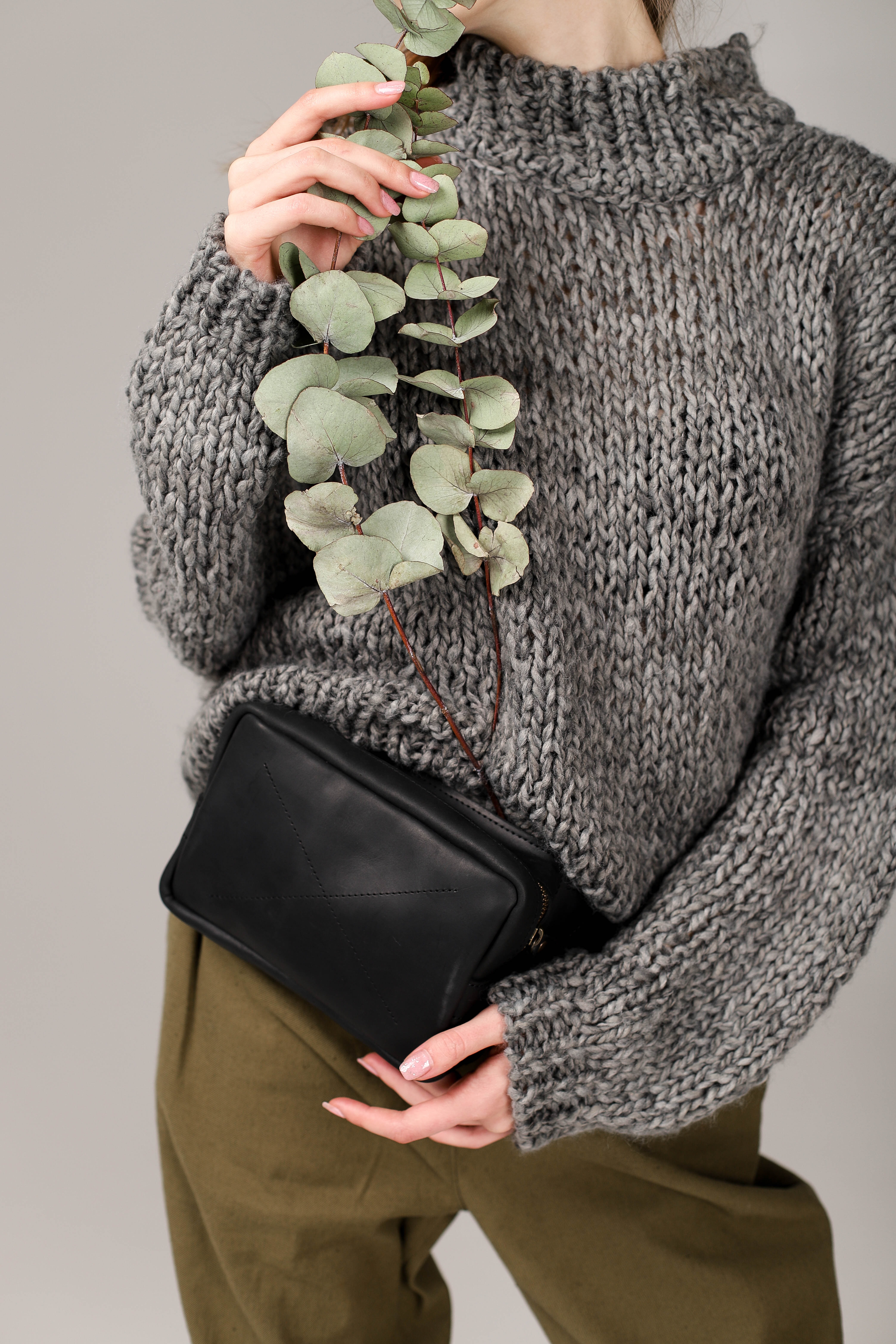 

Сумка бананка кожаная boorbon BANANA-BAG-BLACK-1 черная