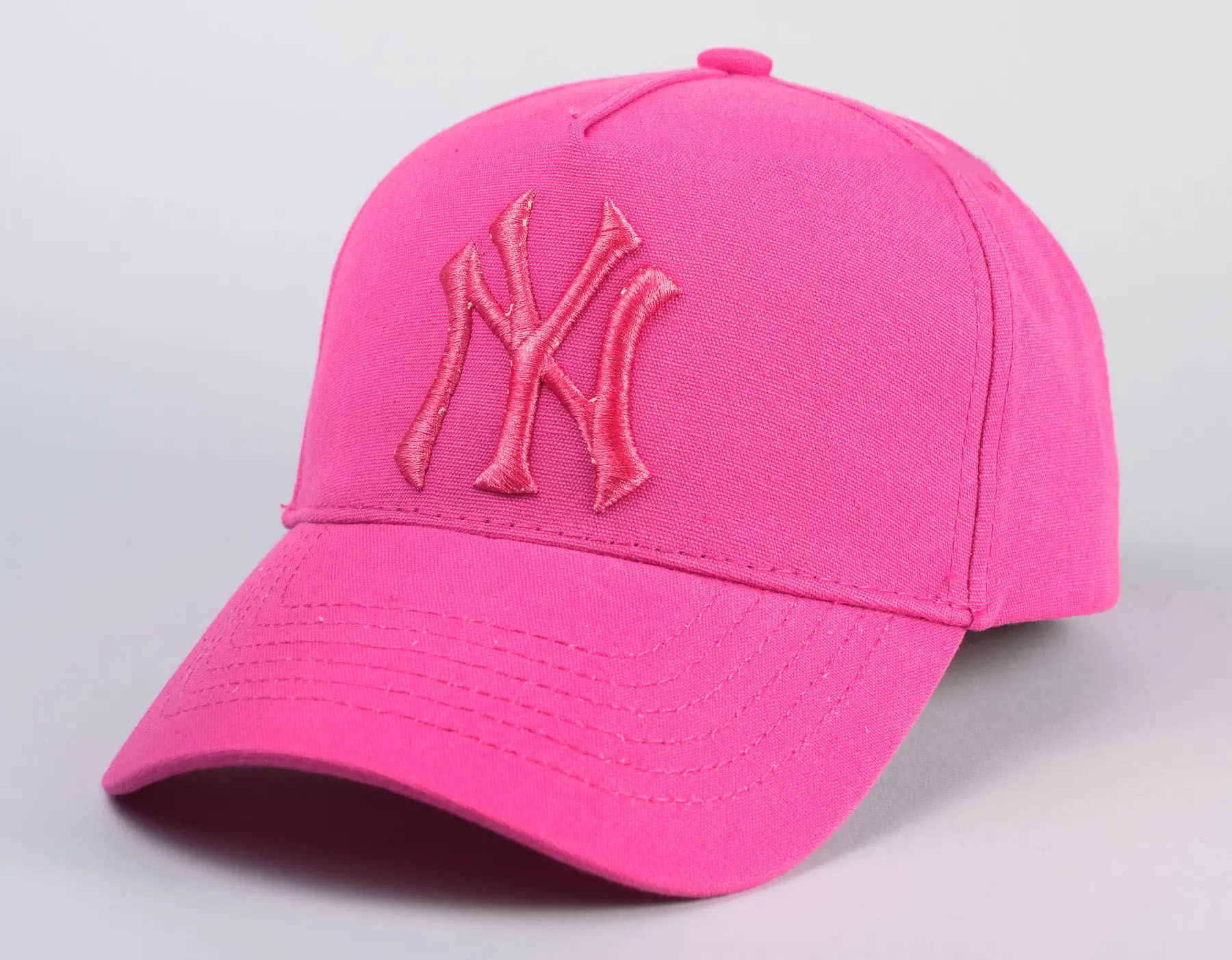 

Бейсболка тракер вышивка NY малиновый 4050-10