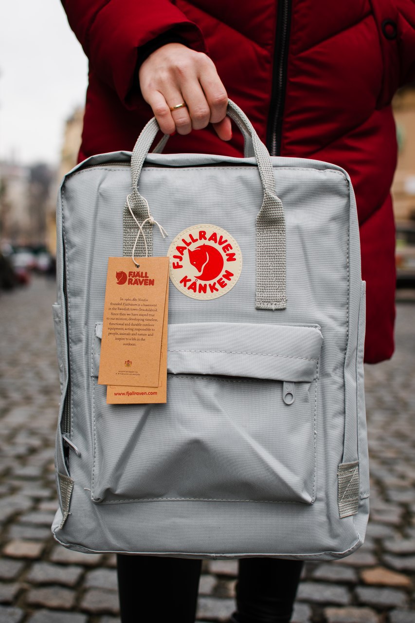 

Рюкзак однотонный светло-серого цвета Fjallraven Kanken Classic