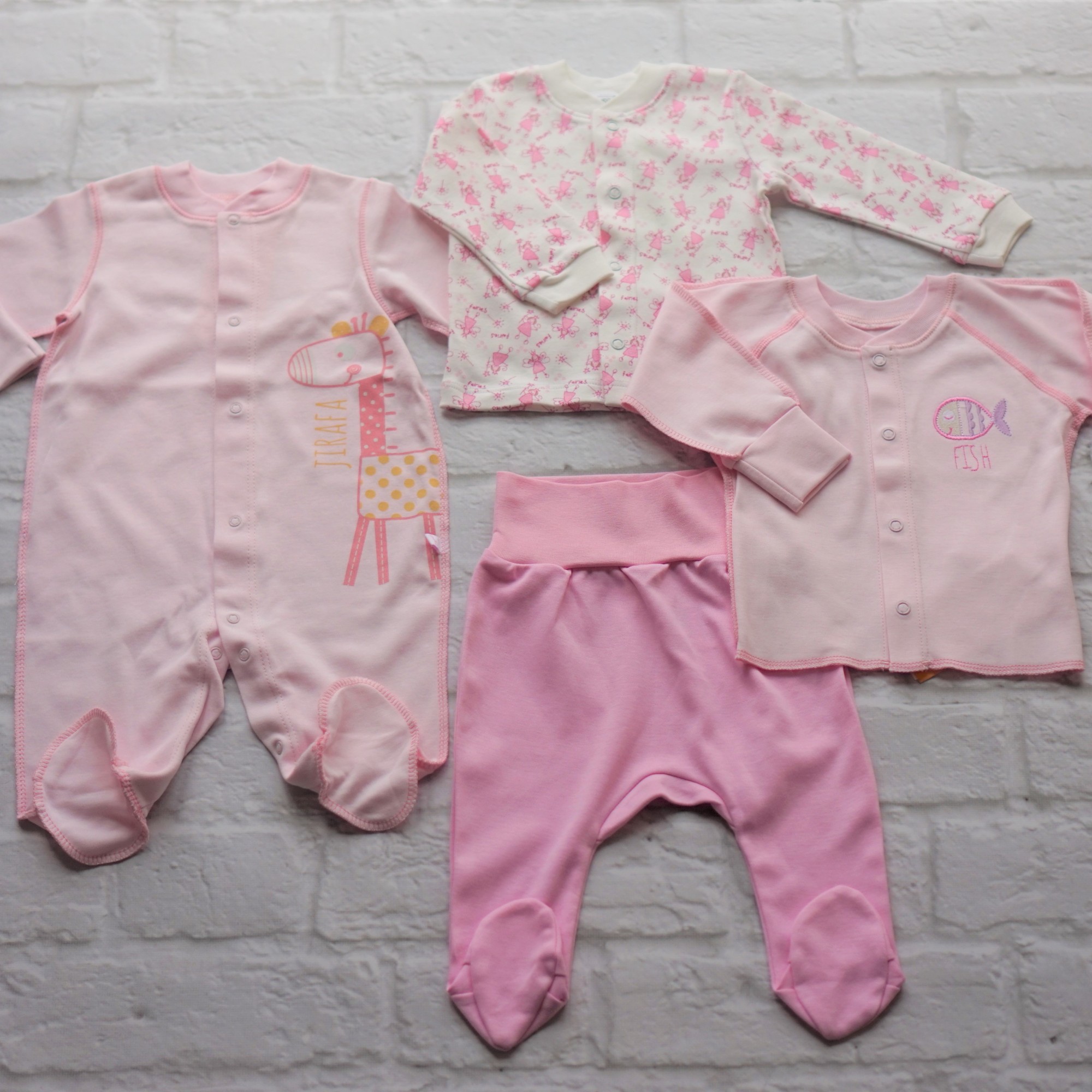 

Комплект в роддом на выписку новорожденной девочке Бемби Розовый р.56-62