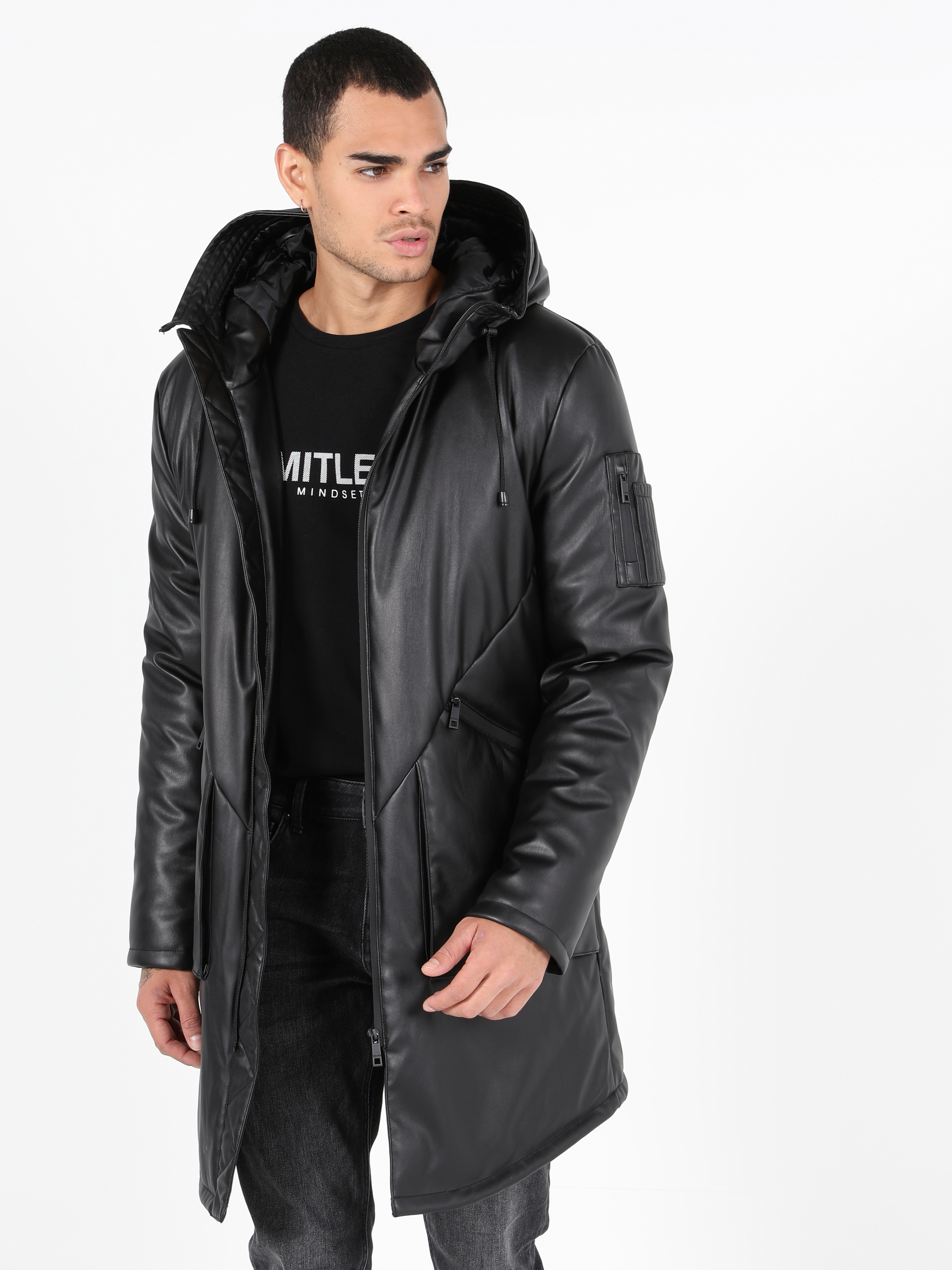 

Куртка из искусственной кожи Colin's CL1051227BLK M Black