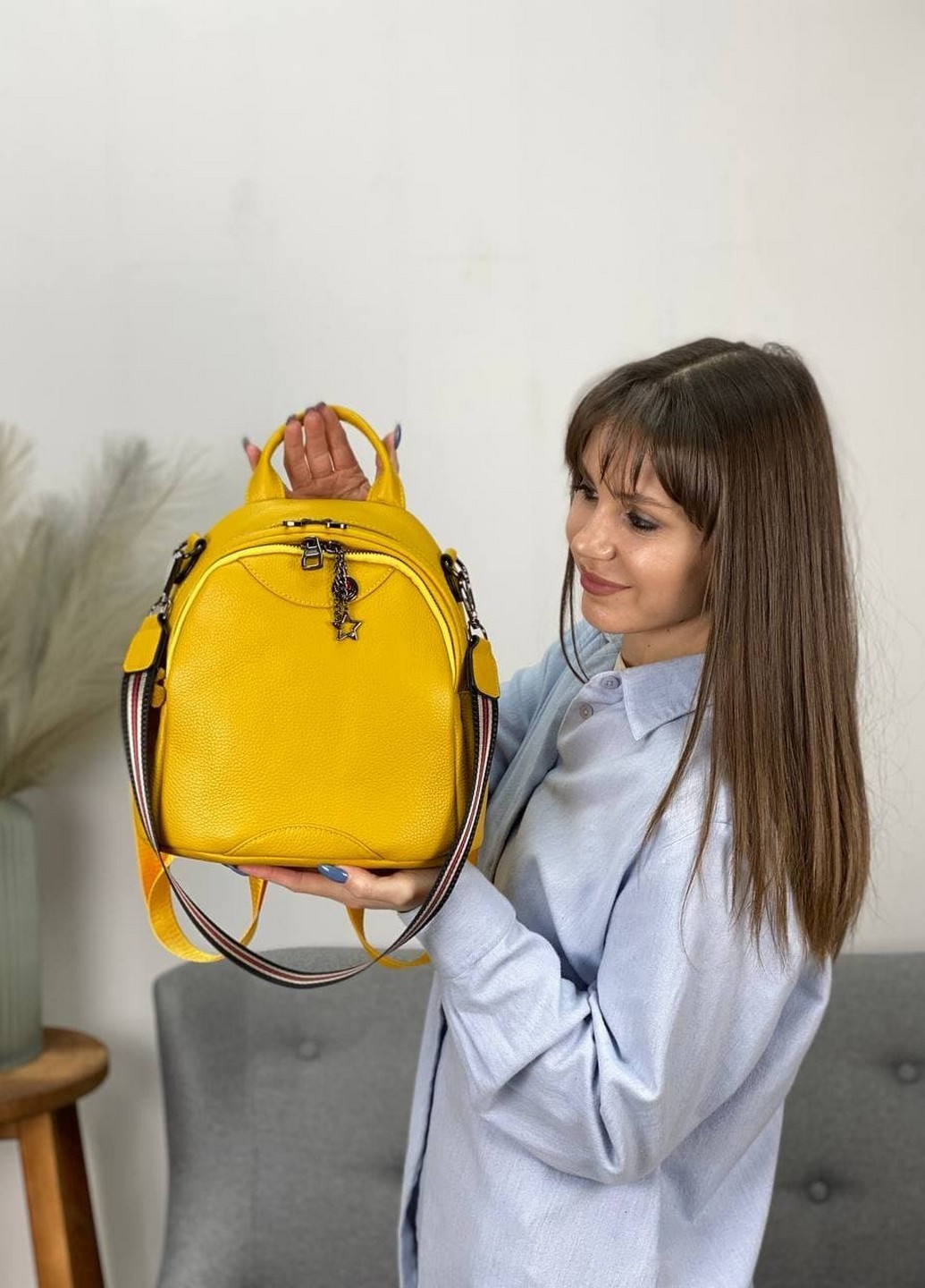 

Женский кожаный рюкзак 25 26 13 см Magicbag Желтый