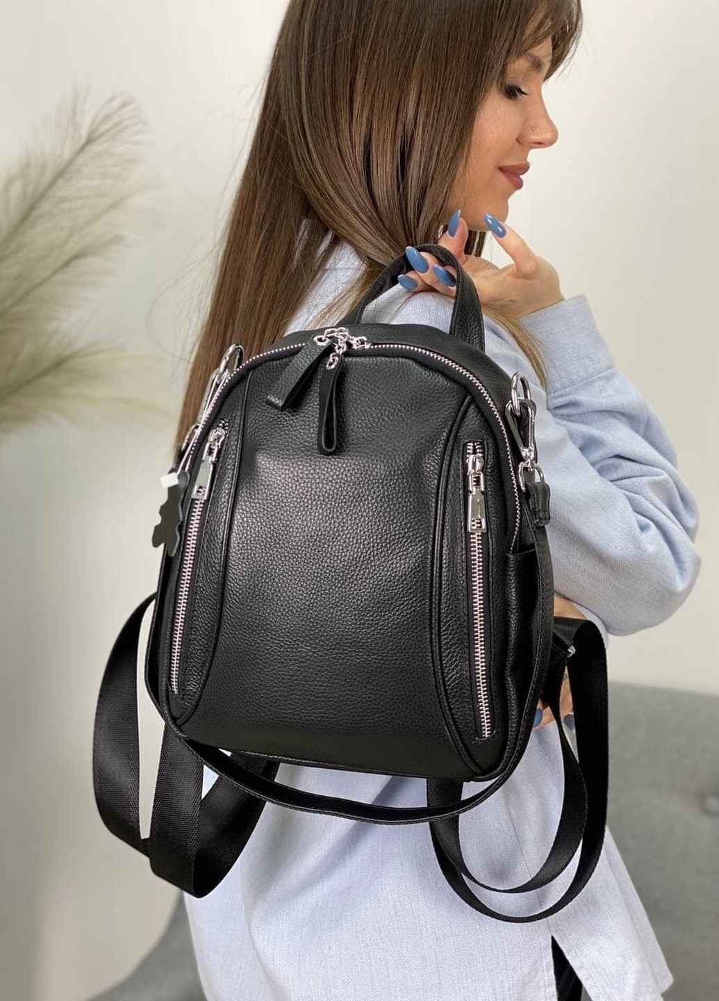 

Женский кожаный рюкзак 27 22 9 см Magicbag Черный