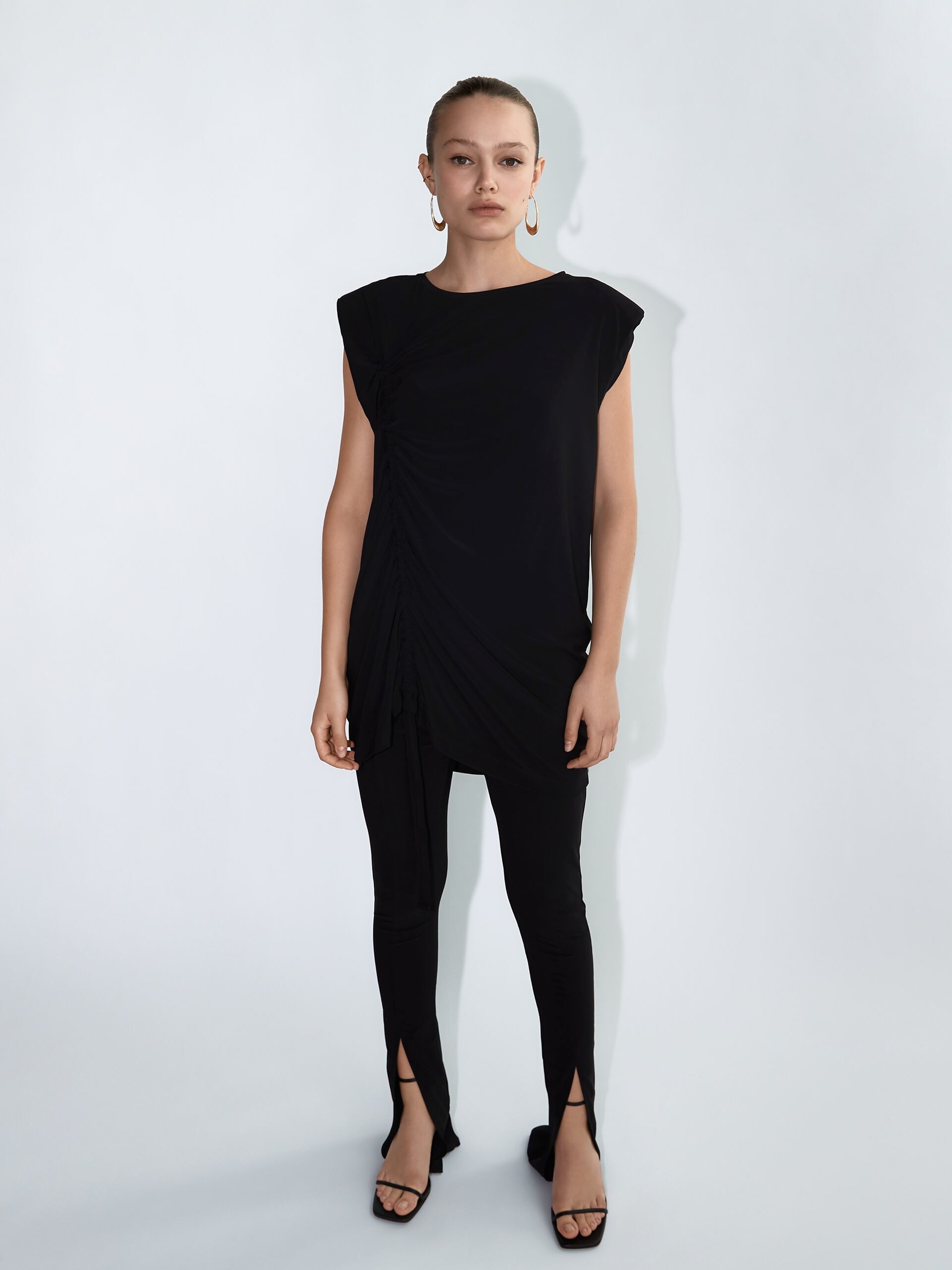 

Брюки Zara 1165/725/800 S Черные