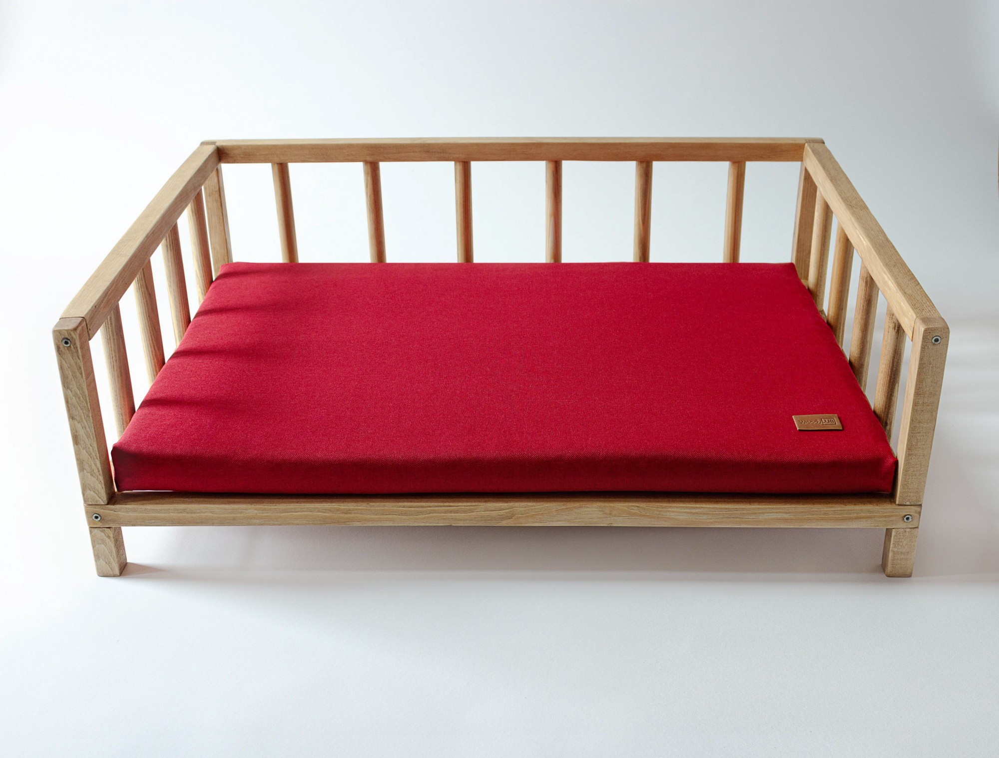 

Лежак для котов и собак Modern 110 x 70 см натуральный с красным + подушка