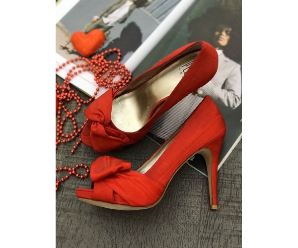

Туфли Pelle Moda шелковые 38 красные