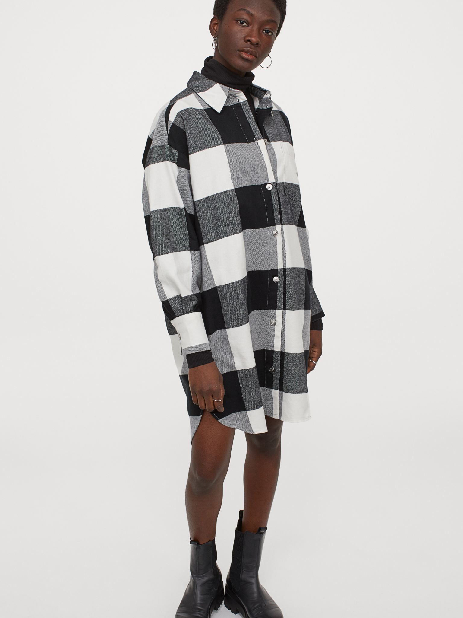 

Платье H&M 9025282dm S Черное с белым