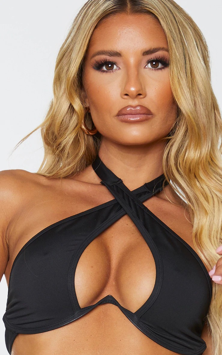 

Купальный топ PrettyLittleThing 38 чорний 2210254750549