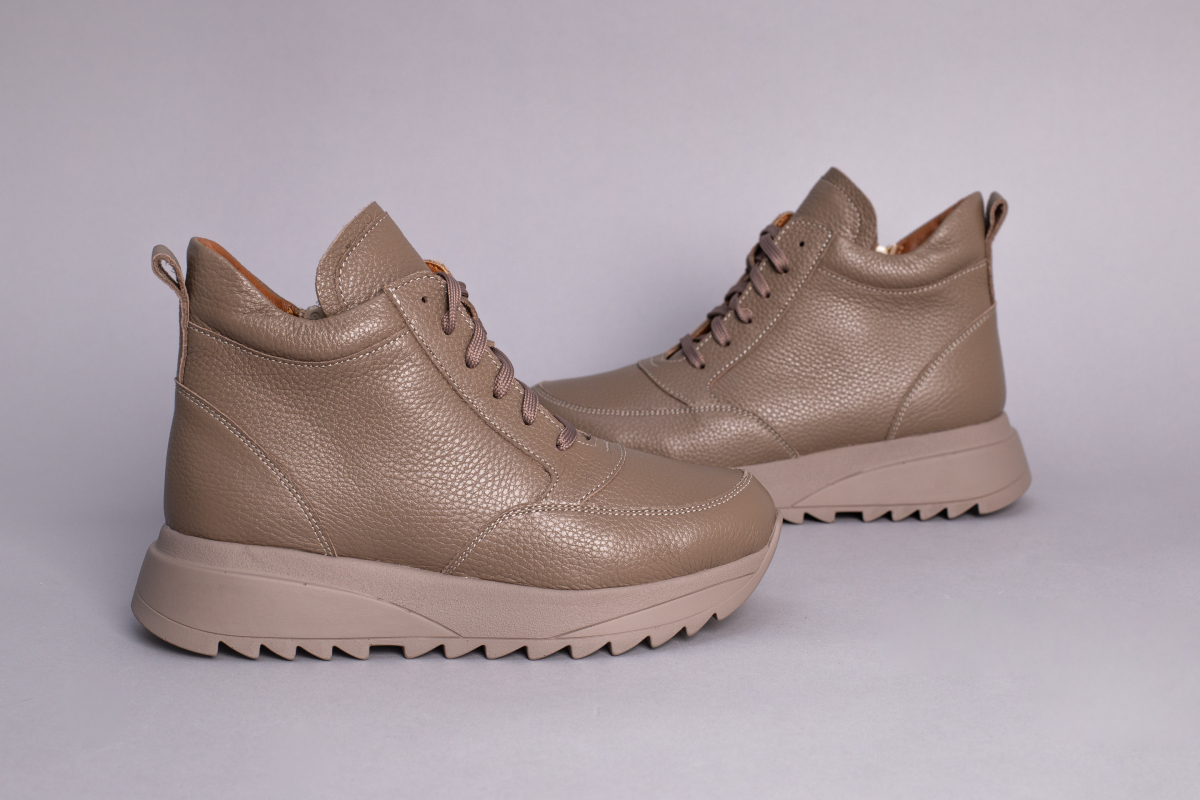 

Кросівки жіночі шкіряні на байці LuxuryShoes 9417-1д/40 (26 см) Бежевий