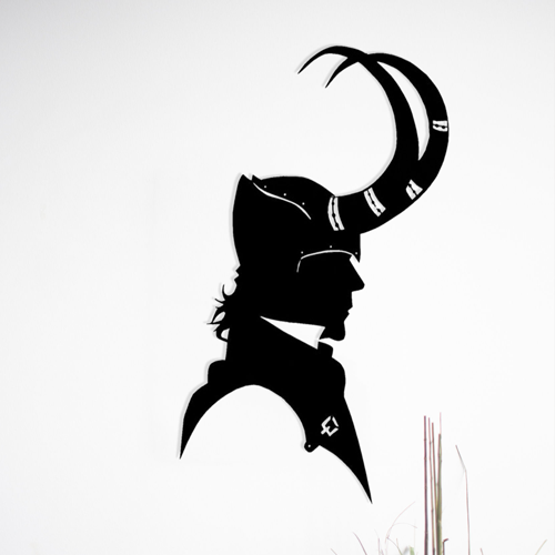 

Деревянная картина - панно Герои кино и мультфильмов Loki 70х31 см