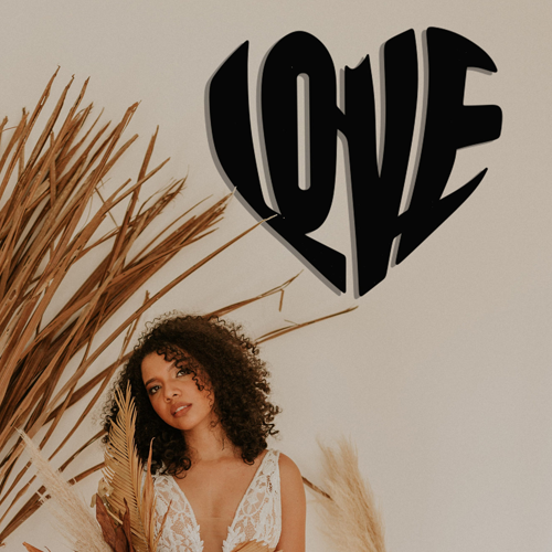 

Деревянная картина - панно Надписи Сердце LOVE 70х63 см