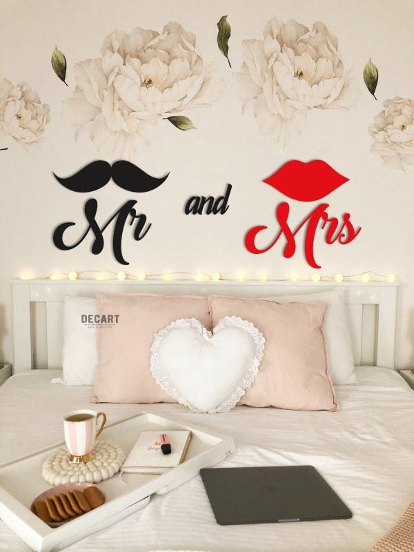 

Деревянная картина - панно Для дома Mr and Mrs 190х67 см