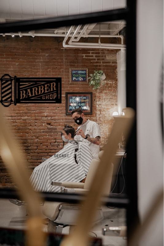 

Деревянная картина - панно Для салонов красоты Вывеска Barber Shop 50х26 см