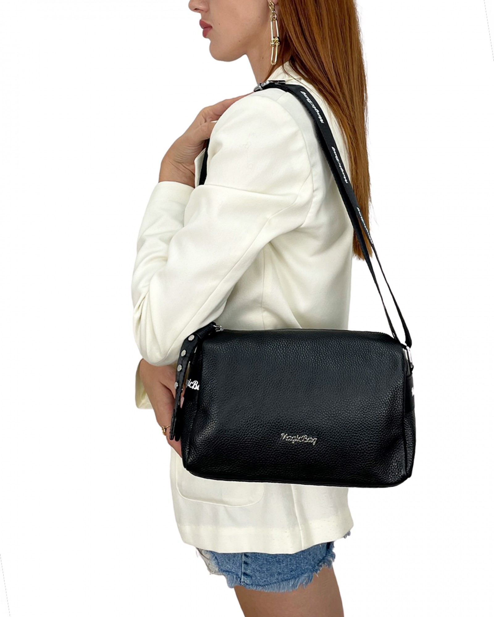 

Сумка клатч женская кожаная со спортивной ручкой 16 24 10 см. Magicbag Черная