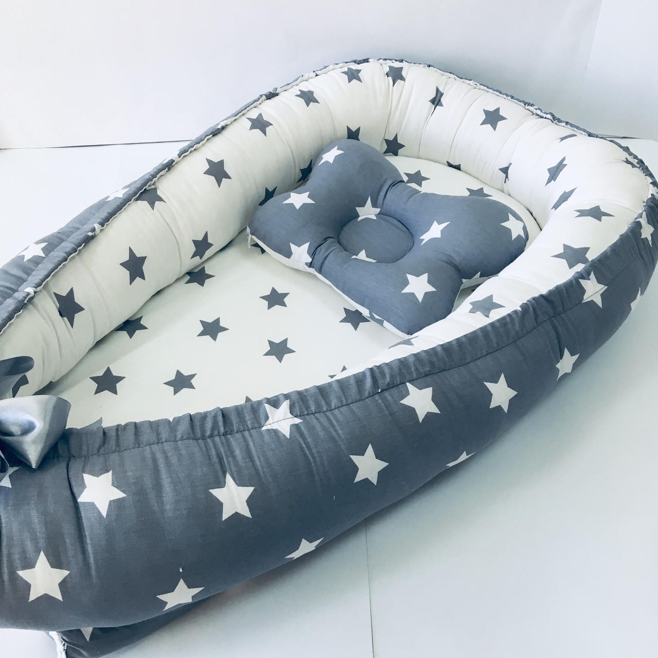 

Кокон гнездышко для новорожденных Сладкий Сон с ортопедической подушкой Серый/белый