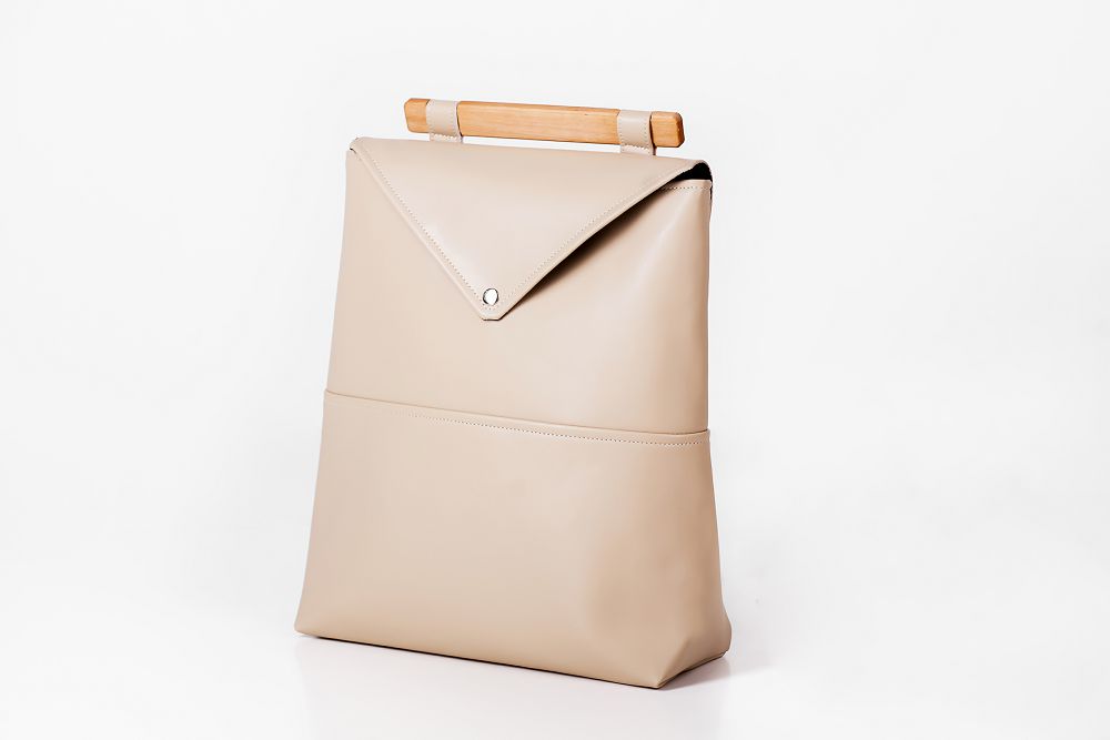 

Женский кожаный рюкзак Skins Caramel