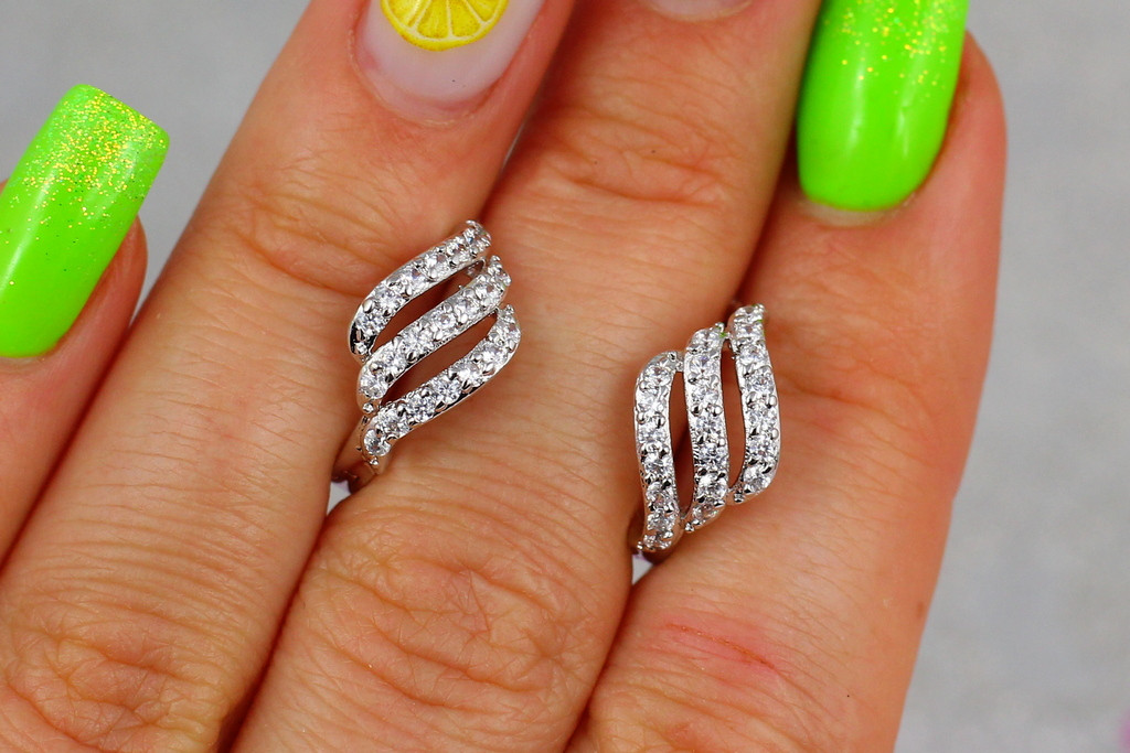 

Серьги Xuping Jewelry три волны 1,6 см серебристые