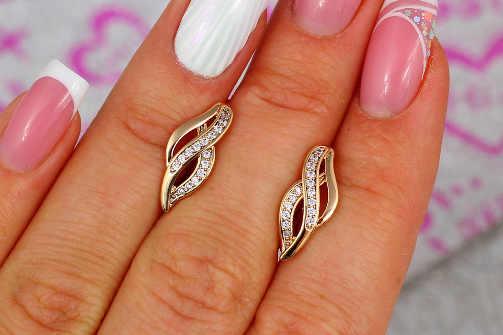 

Серьги Xuping Jewelry две волны из фианитов 1,7 см золотистые