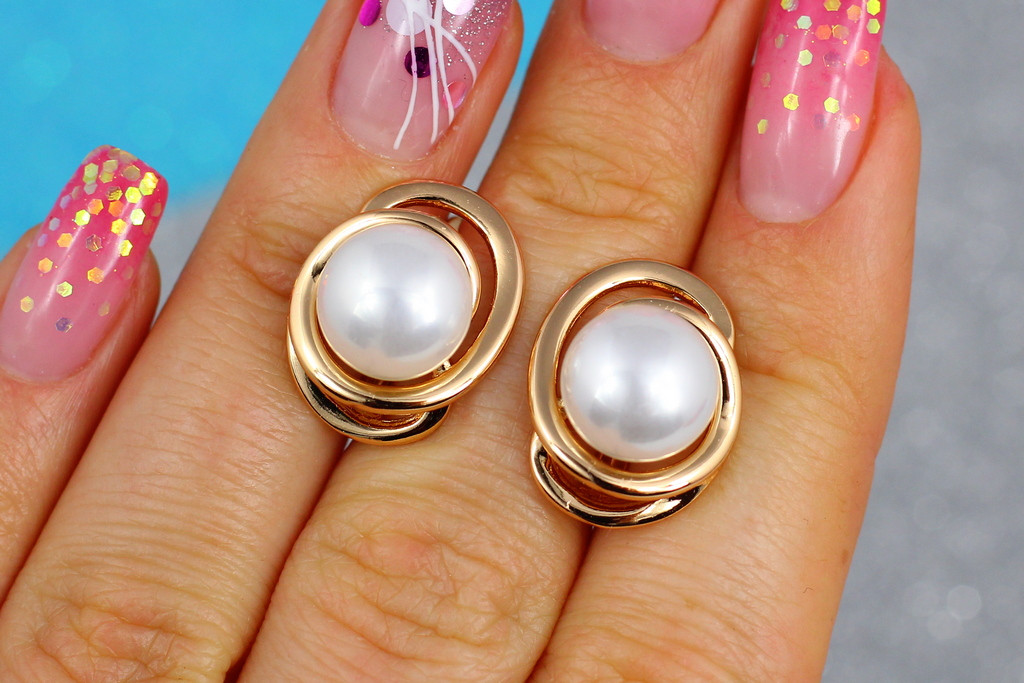 

Серьги Xuping Jewelry с жемчугом 10 мм 1,9 см цвет золотой
