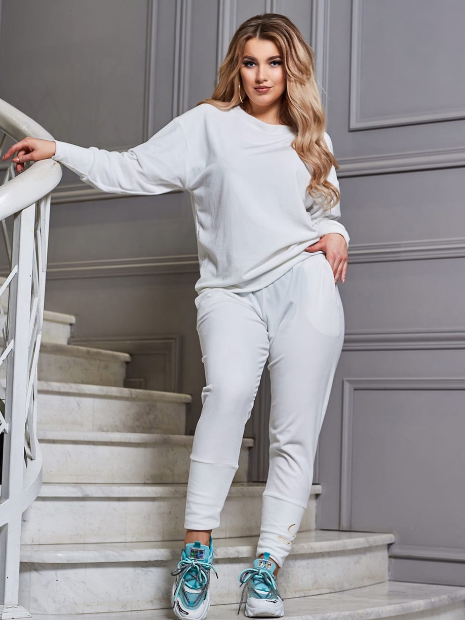 

Спортивный костюм Miss Elegant 327 46-48 Молочный