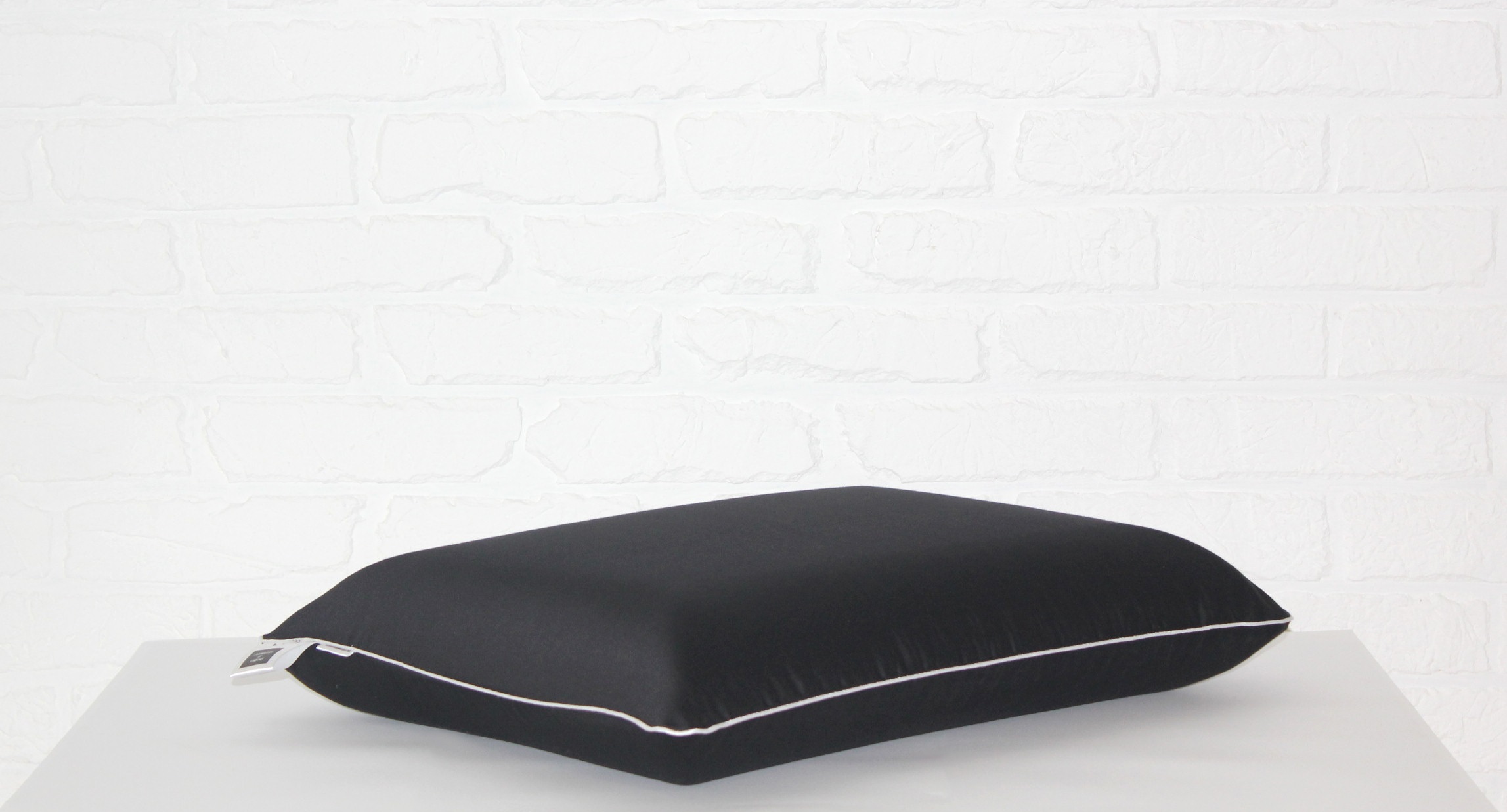 

Подушка ортопедическая MirSon №7027 Elite Delicate Satin Black Pearl Men 59х43х12 см италия, пена memory foam