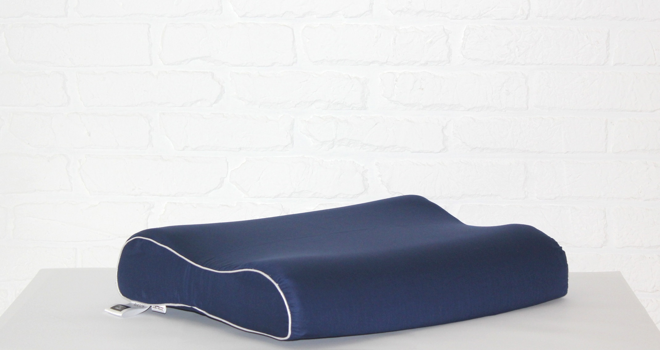 

Подушка ортопедическая MirSon №7095 Elite Delicate Satin Ocean 58х40х10,5 см италия, пена memory foam