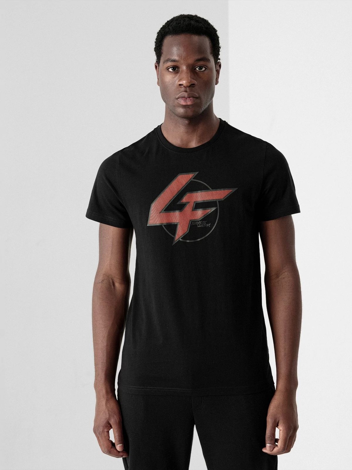 

Футболка 4F H4Z21-TSM022-20S  Deep Black, Футболка 4F H4Z21-TSM022-20S XL Deep Black