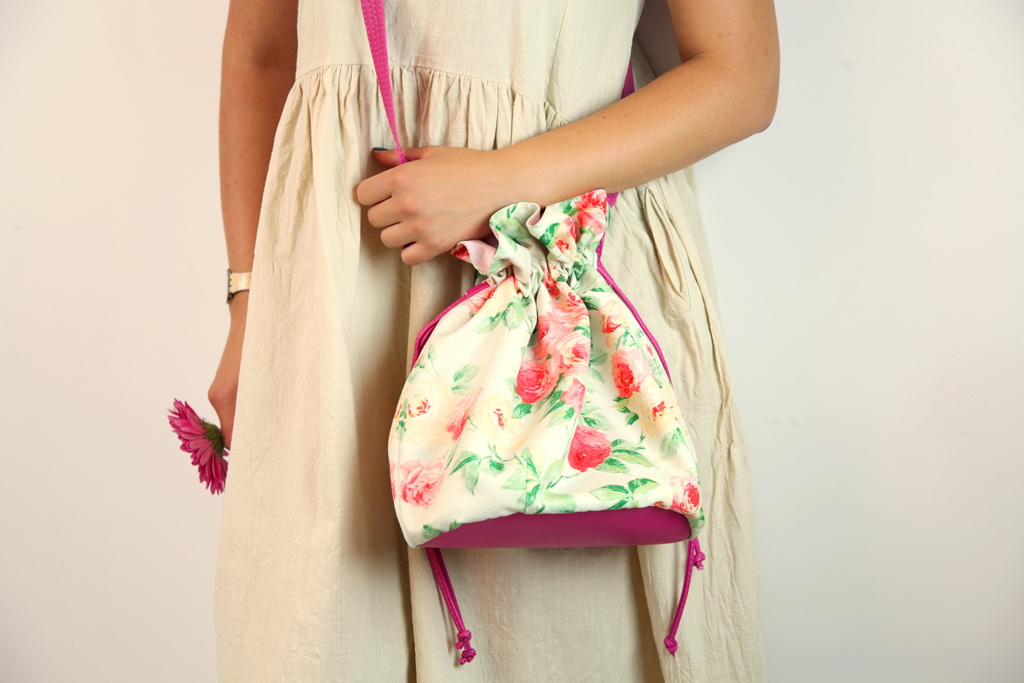 

Сумка мешок Torba Presentville Яркие розы 30x30 см