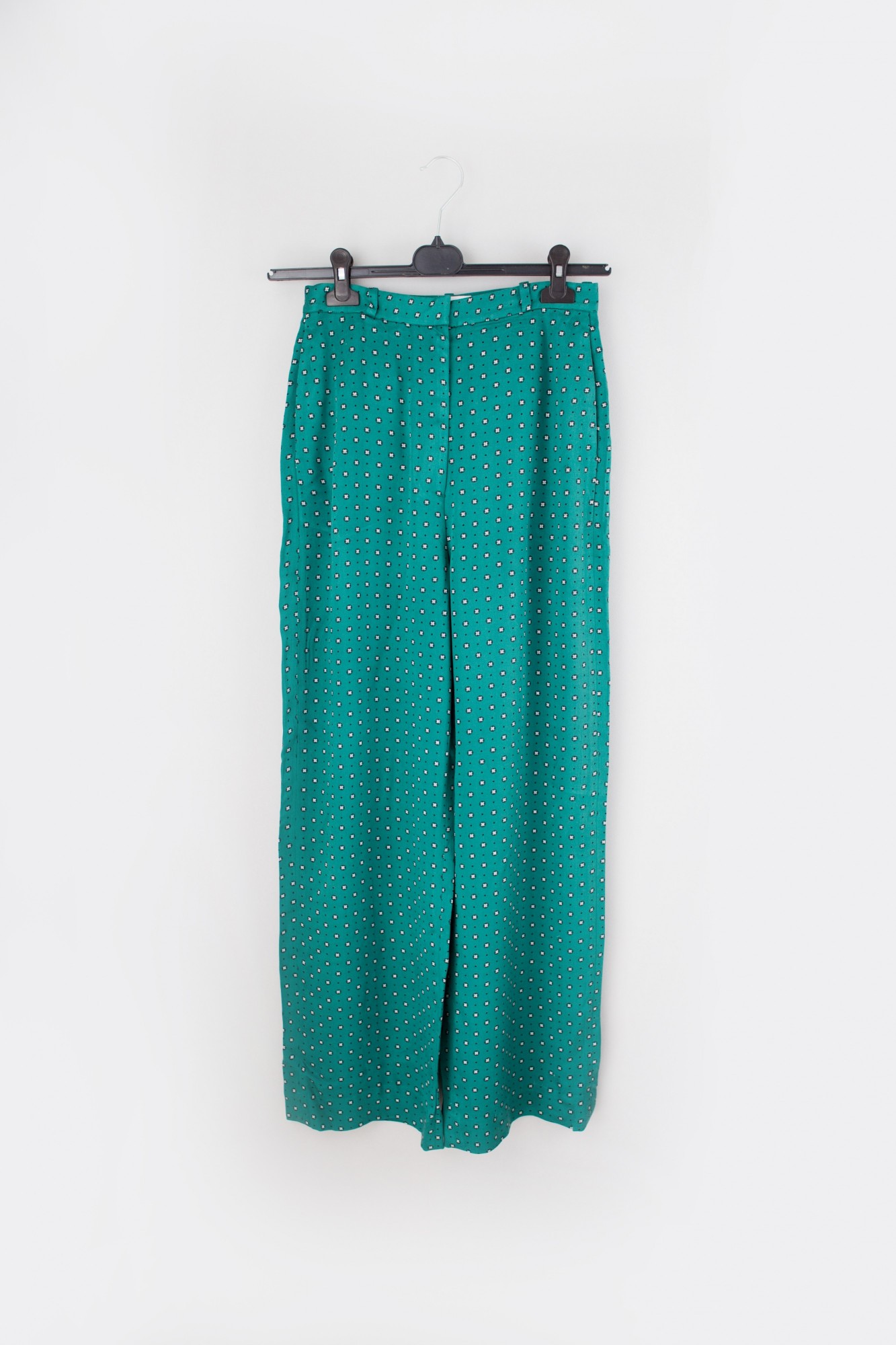 

Брюки & Other Stories 36 зеленый 6663200100427