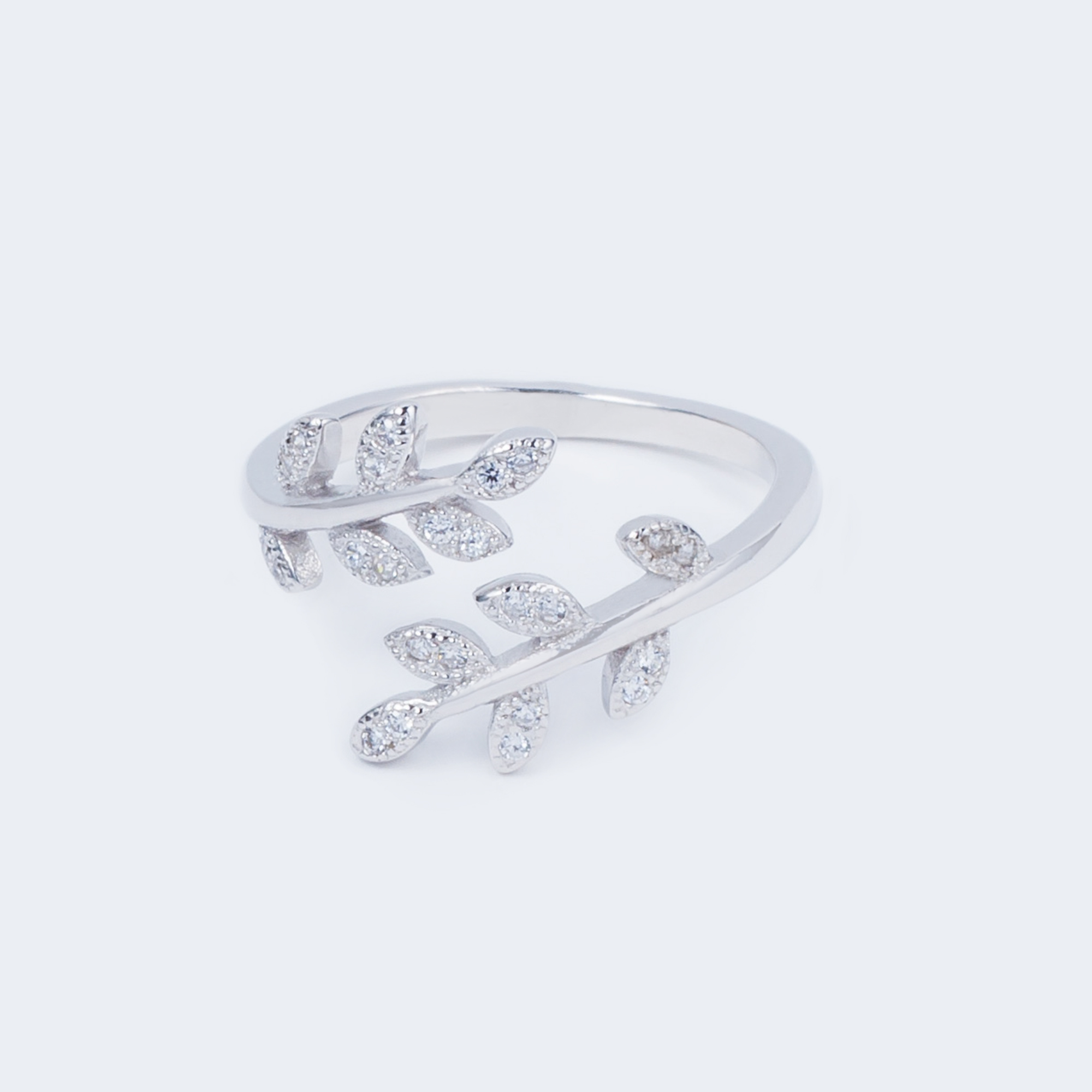 

Каблучка TOP Silver розмір 18,5 2,40 г