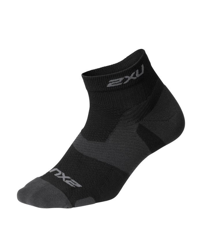 

Компрессионные спортивные укороченные носки 2XU, Vectr Light Cushion 1/4 Crew, S (35-38), черный/титановый