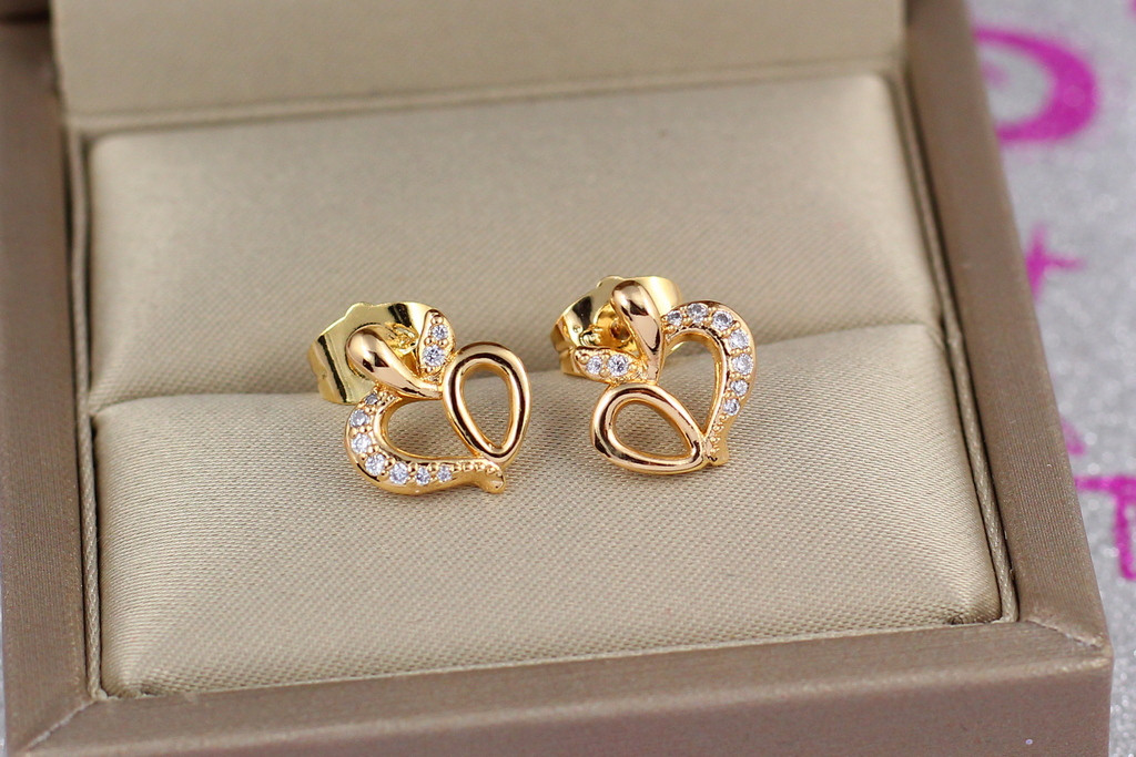 

Серьги гвоздики Xuping Jewelry сердечки 1,7 см цвет золотистые