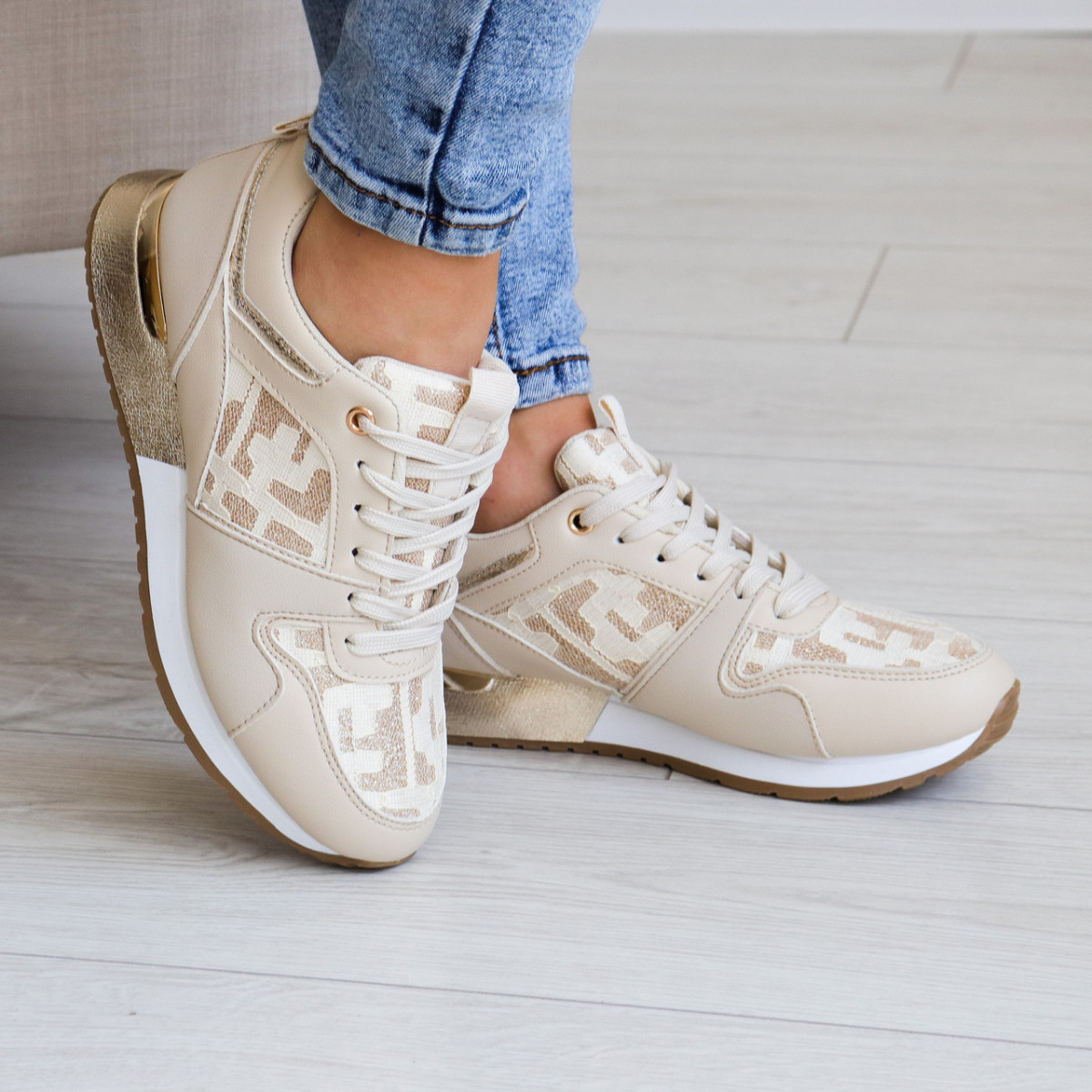 

Кроссовки женские Fashion Amphora 3201 40 размер 25,5 см Бежевый