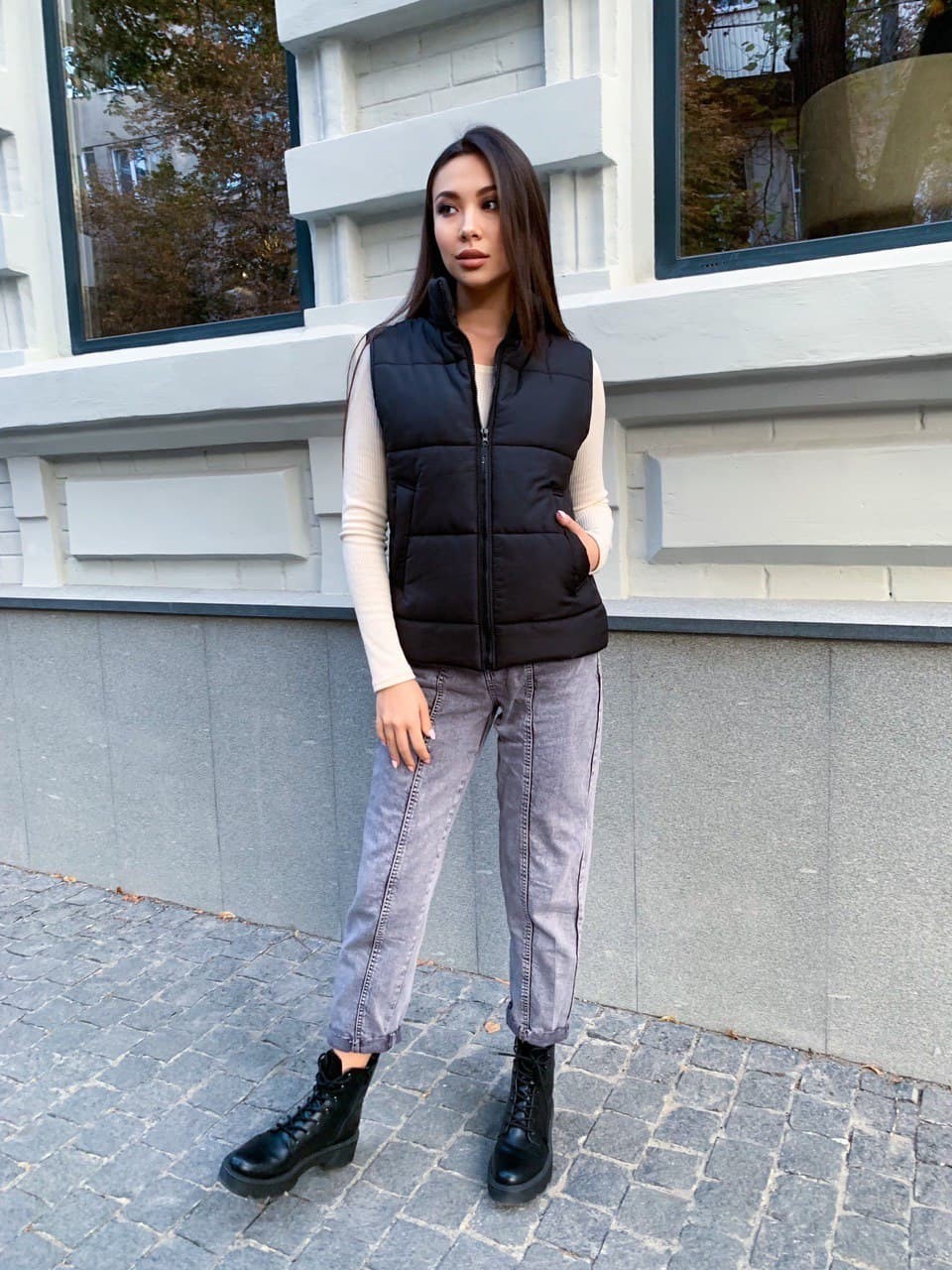 

Жилет женский K&ML 025 XS - S ( 42 - 44 ) Черный ( 025 - 01 )