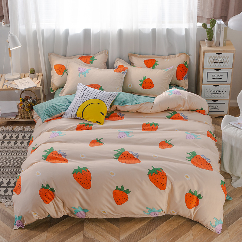 

Комплект постельного белья Цветущая клубника (двуспальный-евро) Berni Home Зеленый