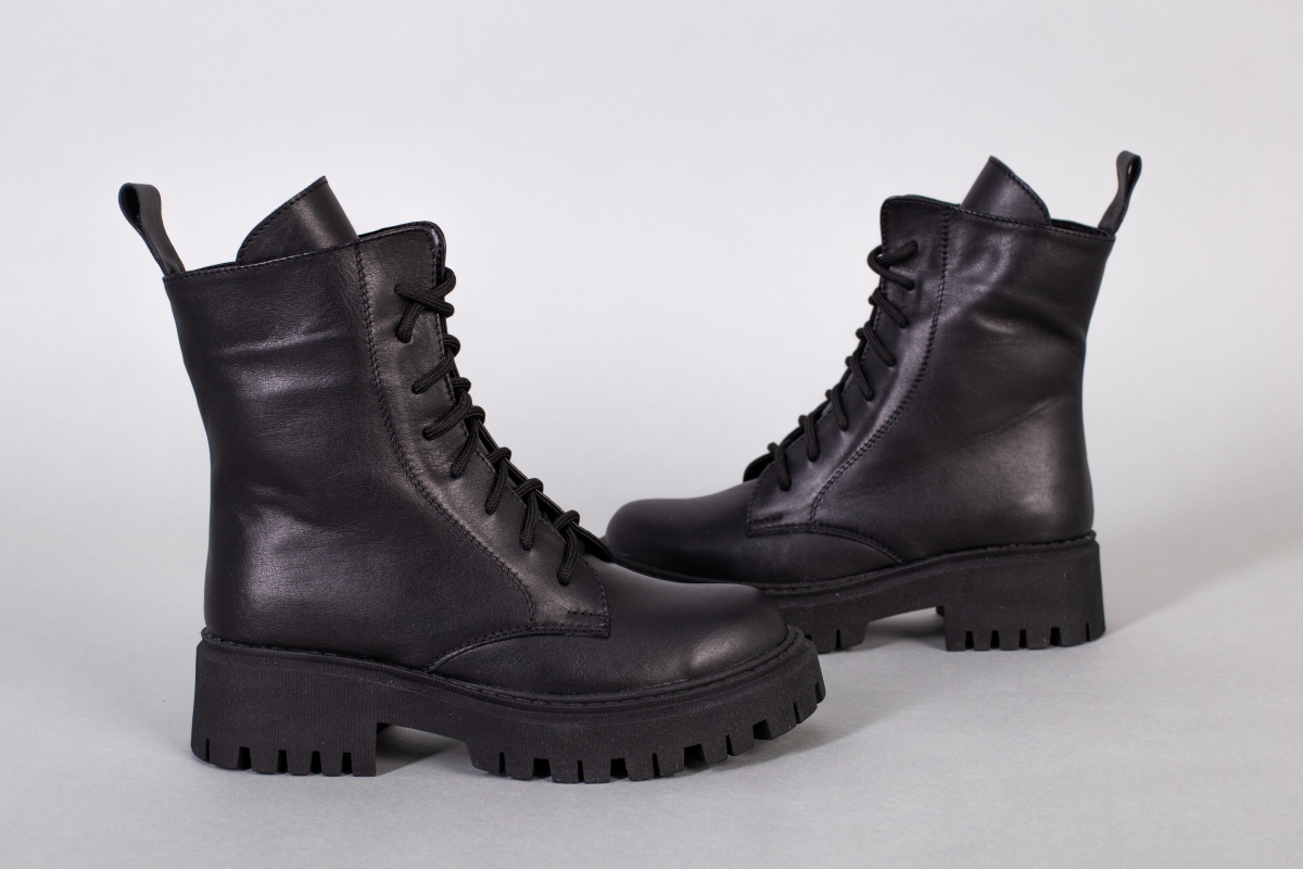

Черевики жіночі шкіряні демісезонні LuxuryShoes 5586-2д/39 (25,5 см) Чорний