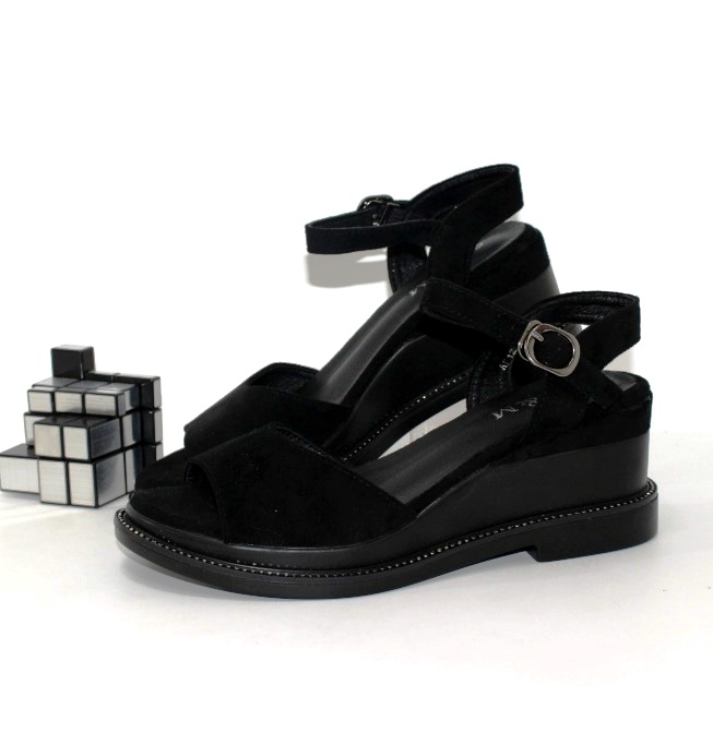 

Босоножки женские L&M AF12-1 37 23.5см черный