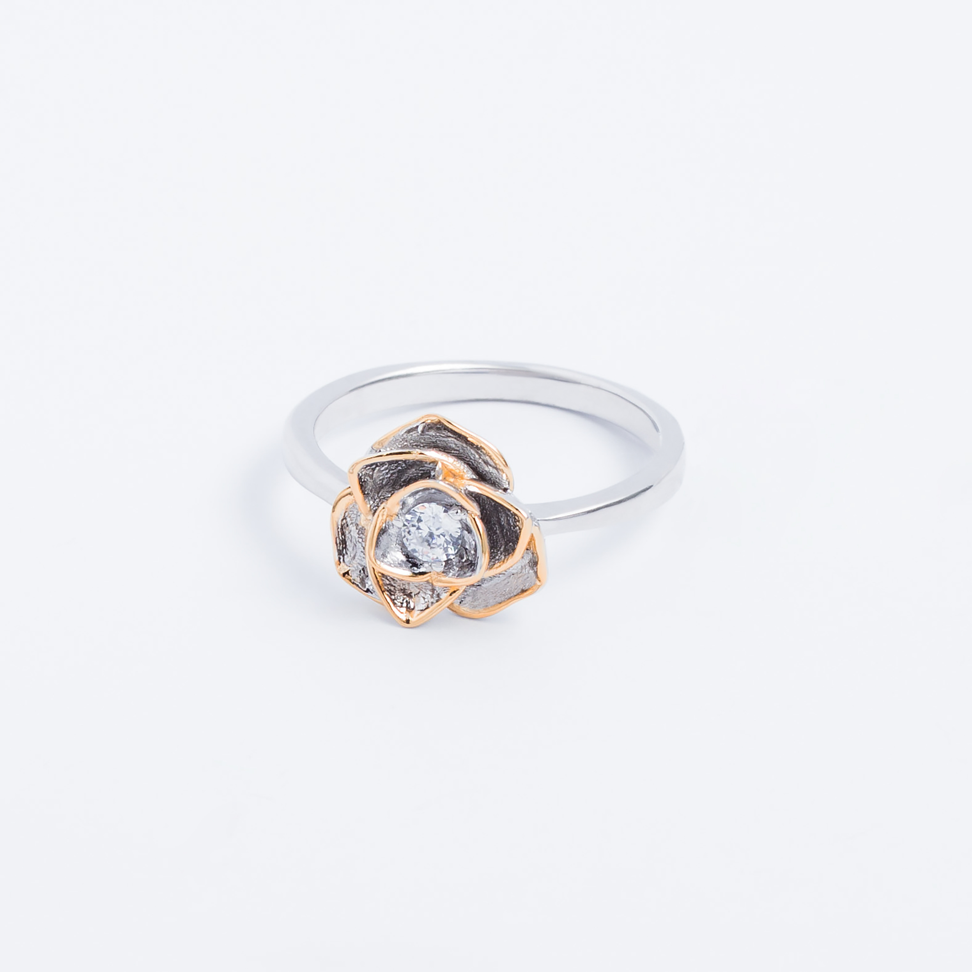 

Каблучка TOP Silver розмір 18,5 2,73 г