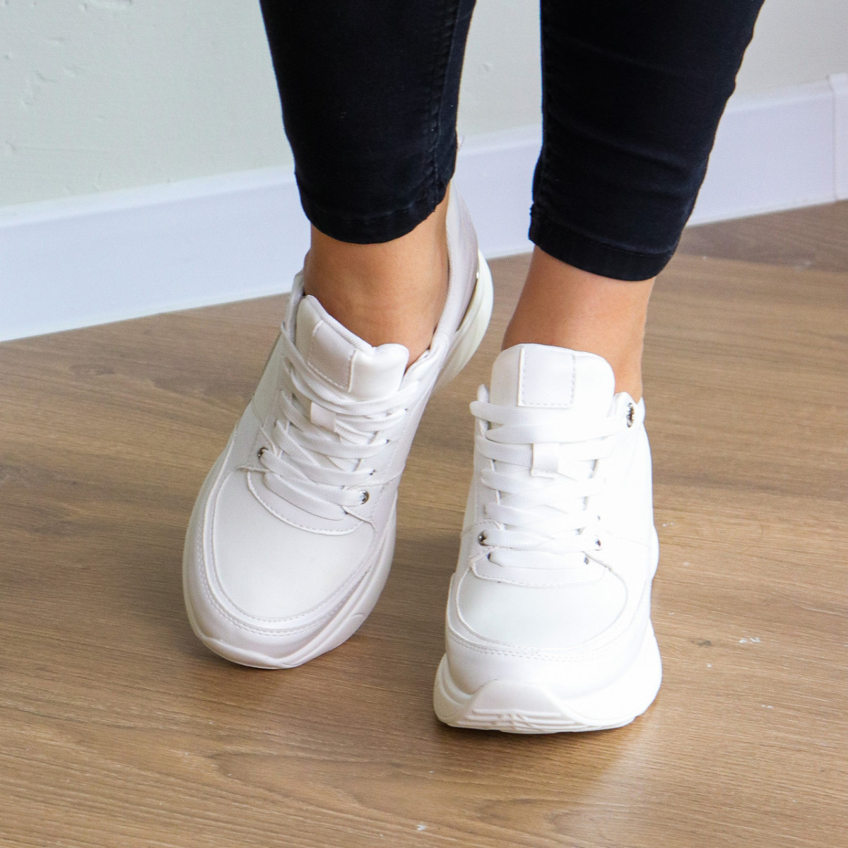 

Сникеры женские Fashion Darial 3208 40 размер 25,5 см Белый