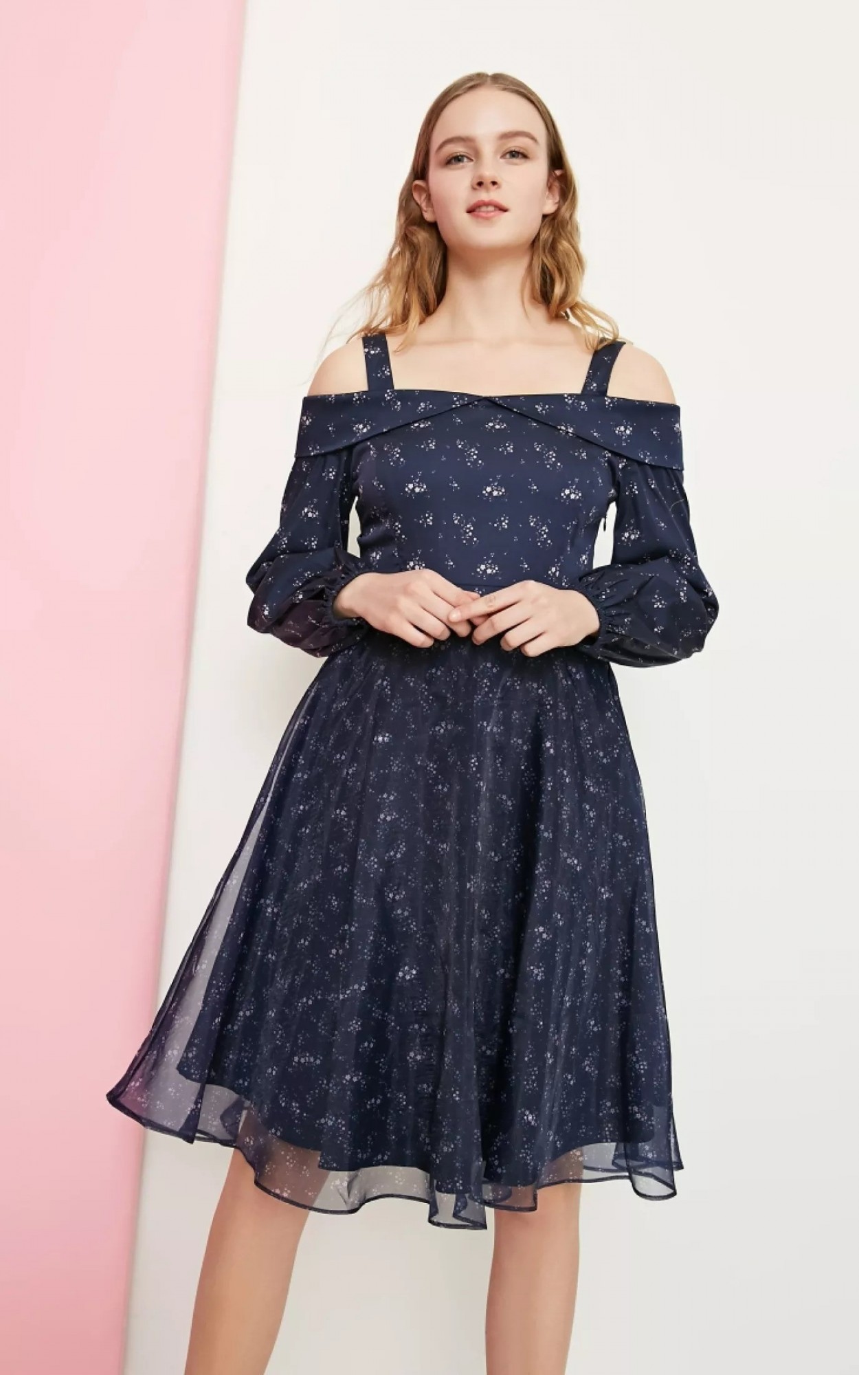 

Платье VERO MODA  синий 6663200100800, Платье VERO MODA S синий 6663200100800