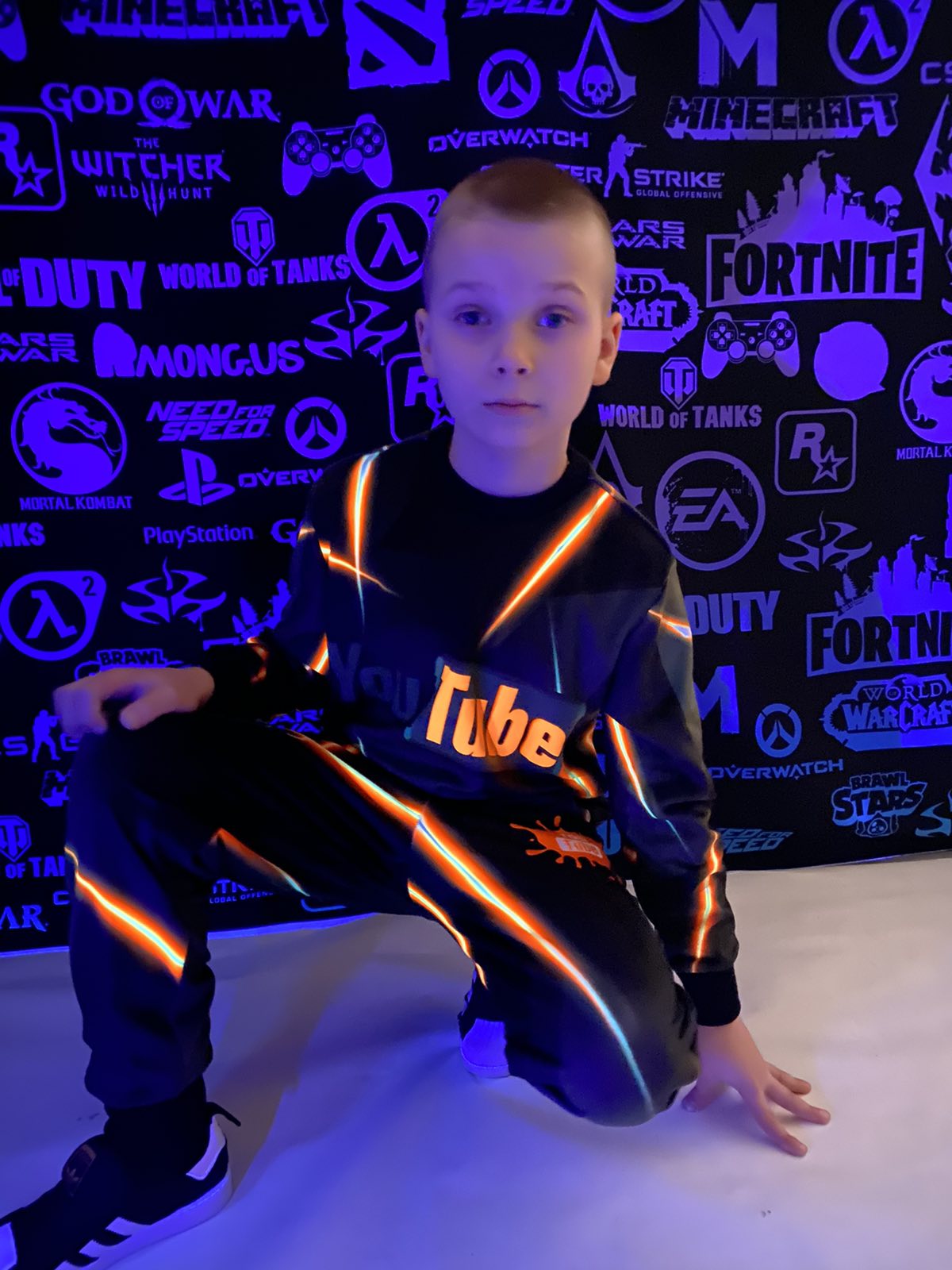 

Спортивный костюм Epic 182см (толстовка + штаны) You Tube