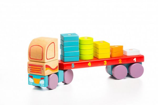 

Тягач з Геометричними фігурами LM-13 13425 Cubika (2400673841012)