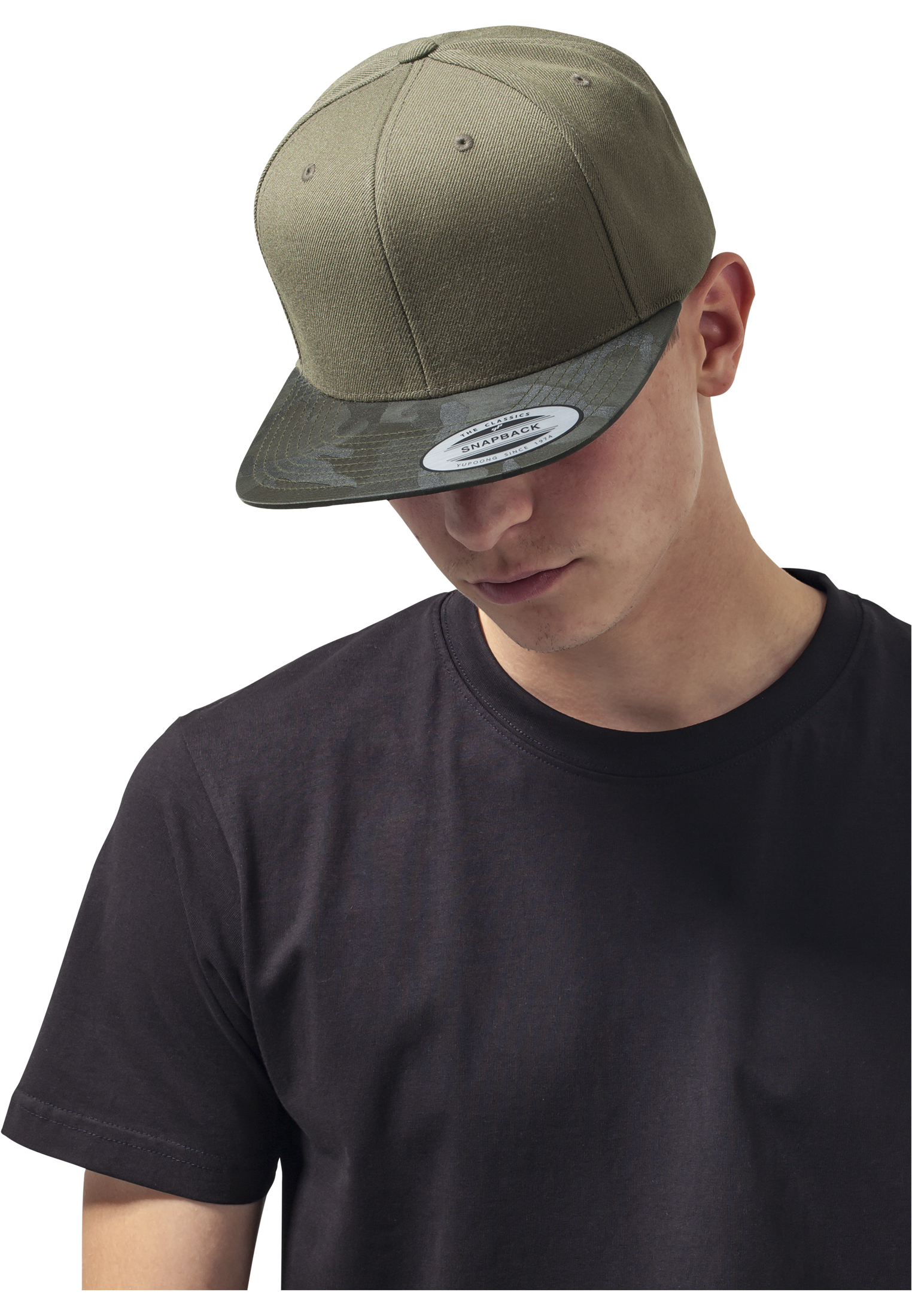 

Кепка Snapback Flexfit хаки с переливающимся камуфляжным козырьком, Кепка Snapback Flexfit хаки с переливающимся камуфляжным козырьком One Size