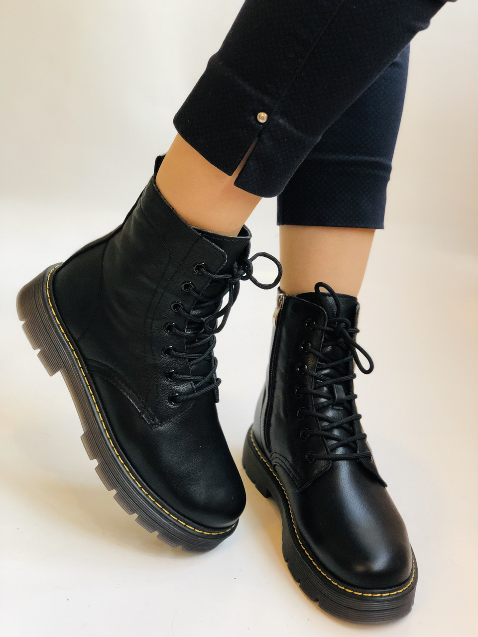 

Зимние женские ботинки Dr.Martens 39 Чёрные 2303