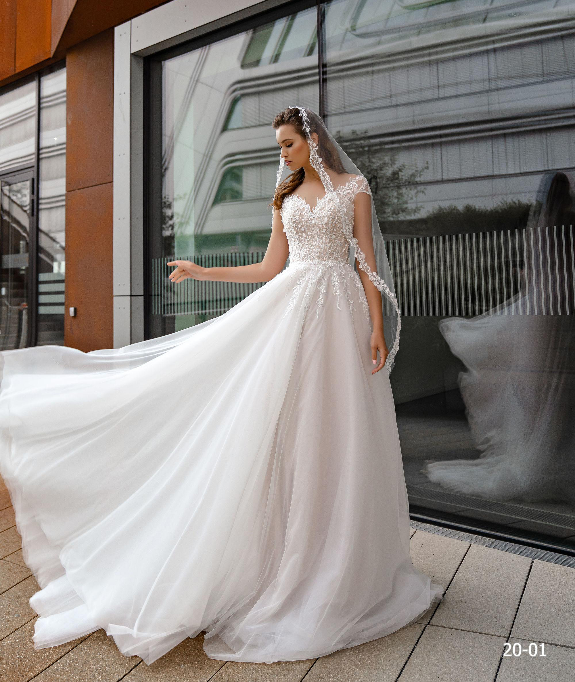 

Свадебное платье Ema Bride 20-01 40 Айвори
