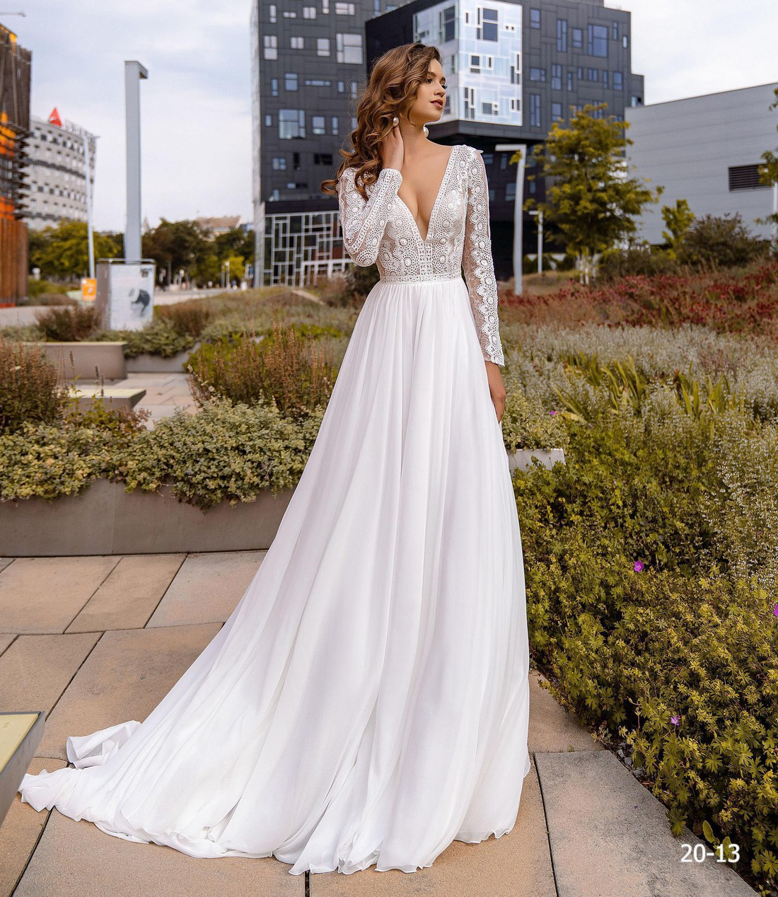 

Свадебное платье Ema Bride 20-13 46 Айвори