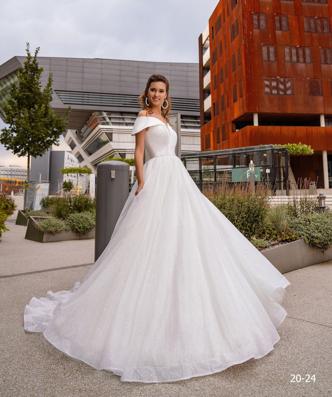 

Свадебное платье Ema Bride 20-24 50 Айвори