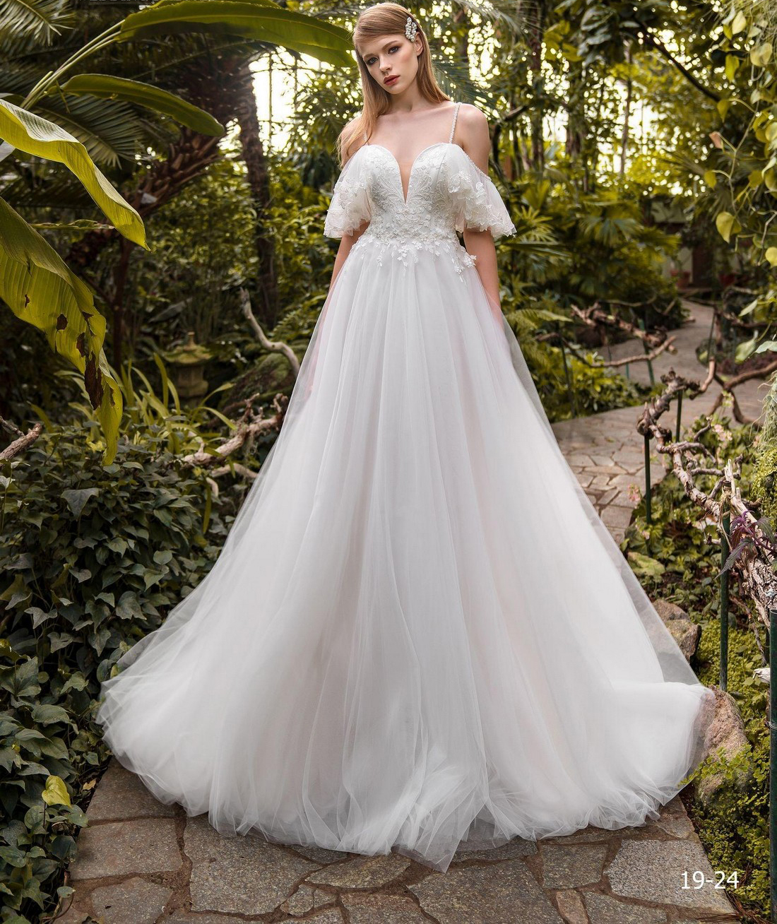 

Свадебное платье Ema Bride 19-24 40 Айвори